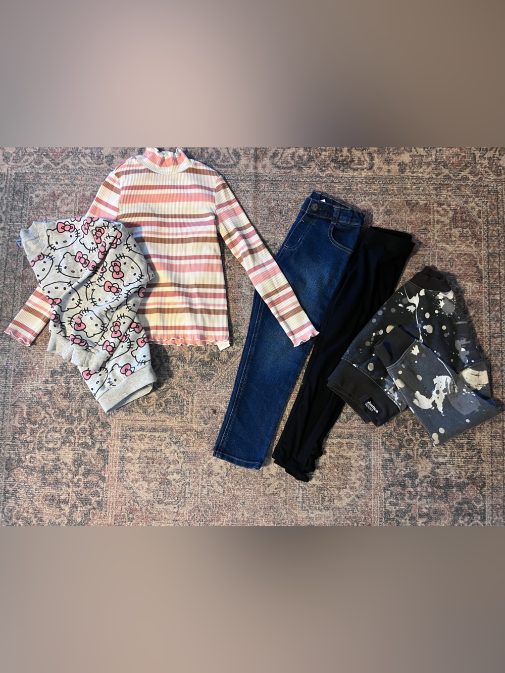 Girls 5 clothing bundle long sleeve crewneck jeans leggings hello kitty